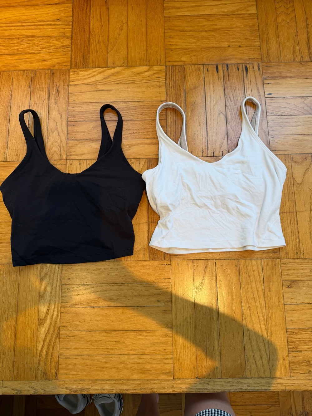 Lululemon Black and White Double Pack Women's Cropped Tank Tops - Picture 4 of 5